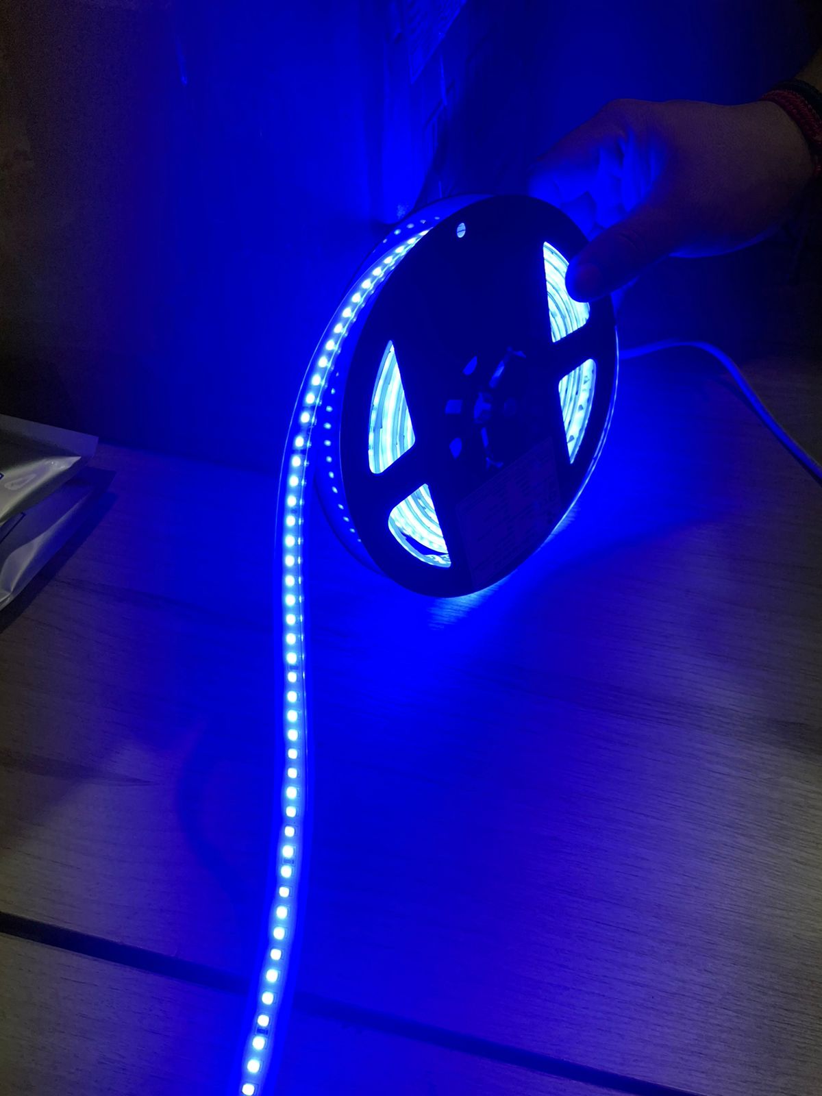 Tira LED Profesional Color Azul (8W/m) – Uso Intensivo 24/7 Serie TA-28x120-8W-AZ